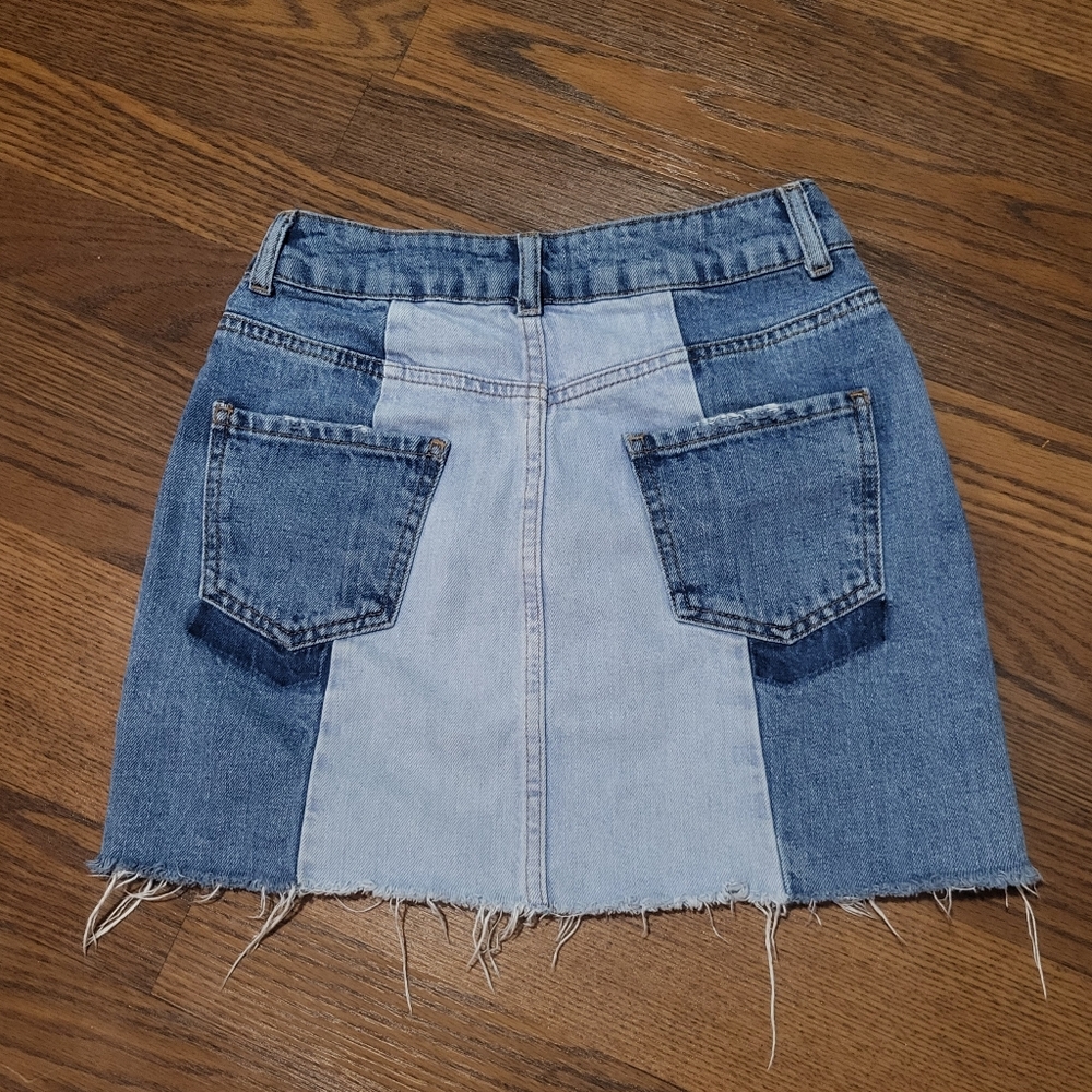 Womens CUTE Distressed Patchwork Denim MINI Skirt TOPSHOP MOTO- 6 USA 2 EUR 34